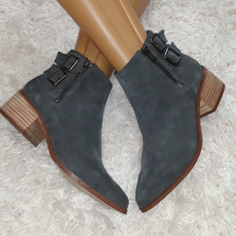 BLEECKER & BOND BOOTS